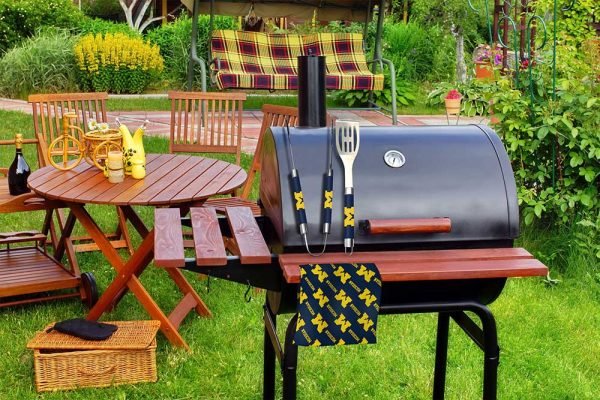 University of Michigan BBQ Set